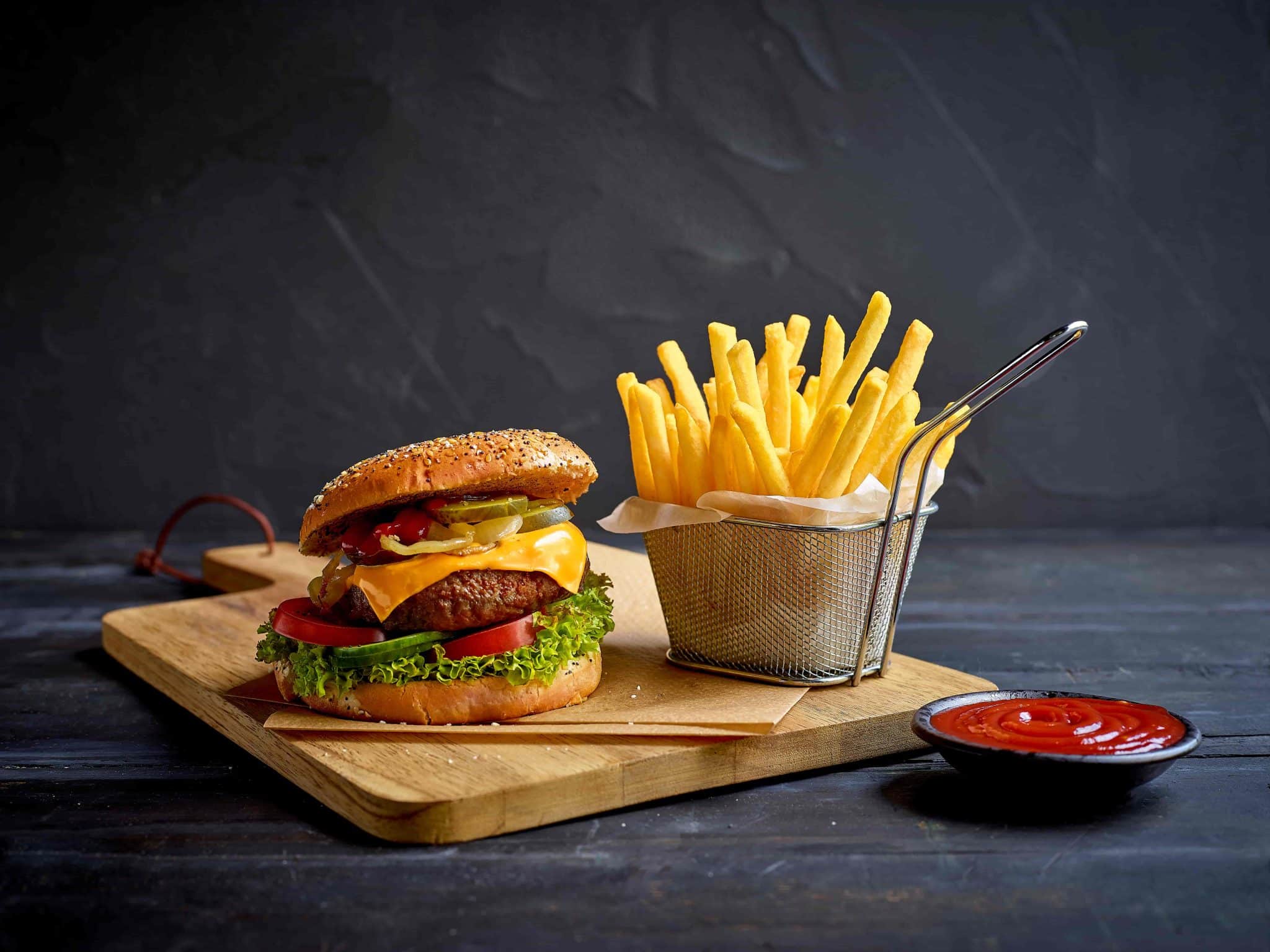 7 7 burger hr scaled - Fast-food & take-away : grands gagnants de la crise sanitaire !